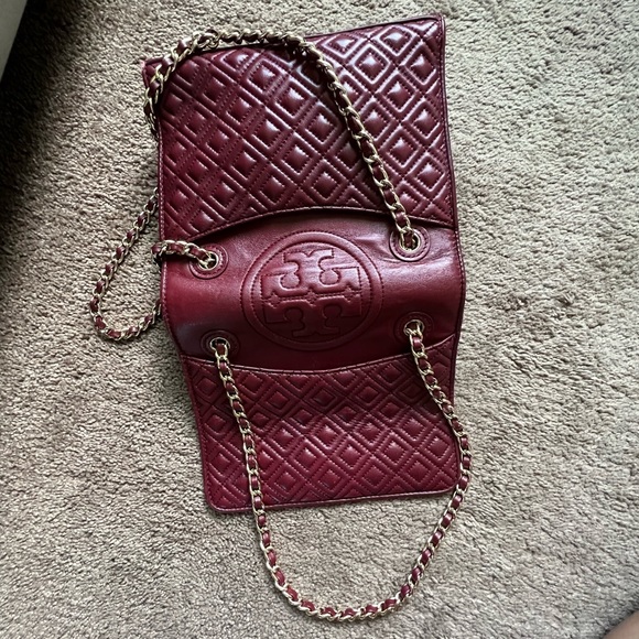 Tory Burch Fleming Convertible Shoulder Bag in Maroon - Picture 3 of 6